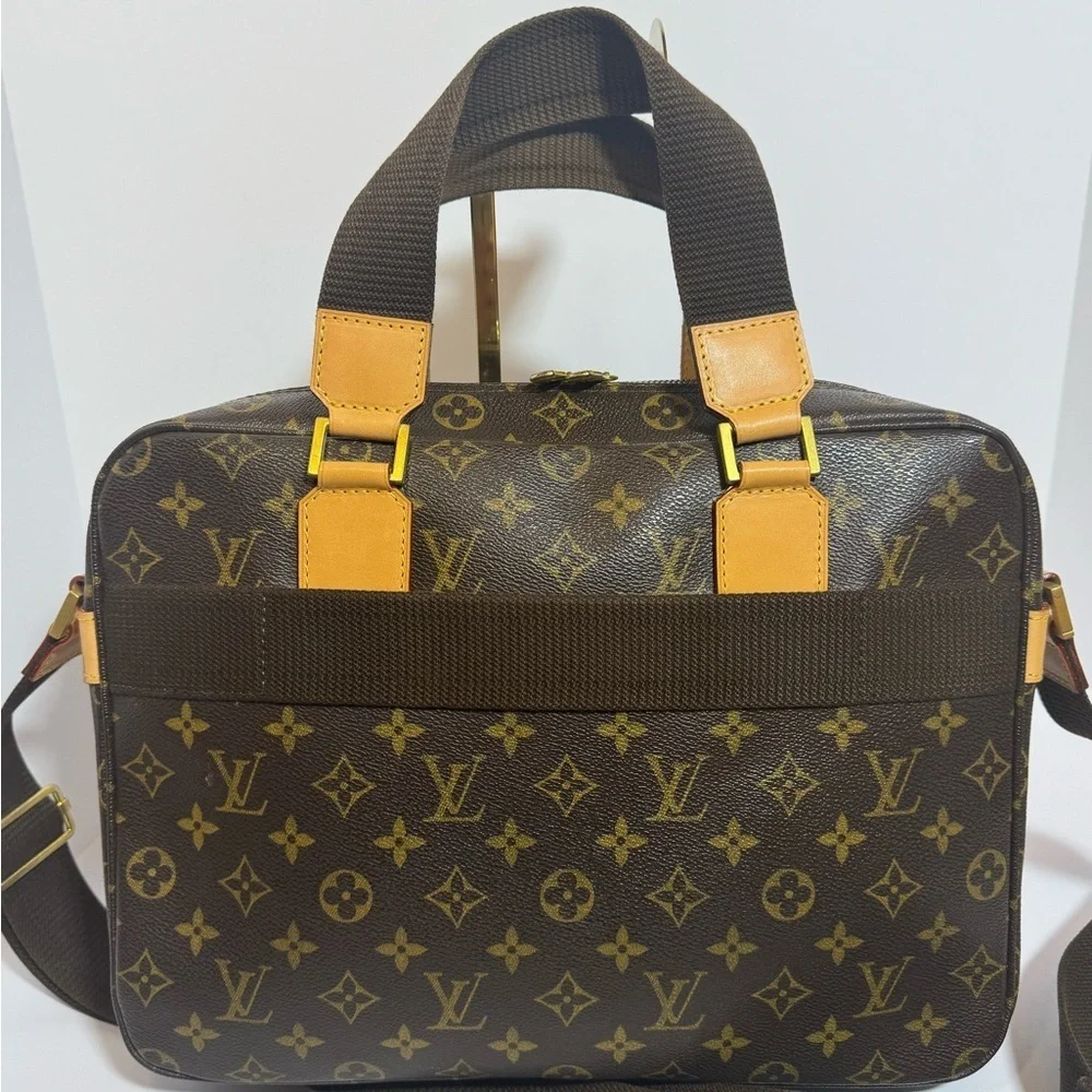 AUTHENTIC Louis Vuitton Dark Brown Monogram Briefcase